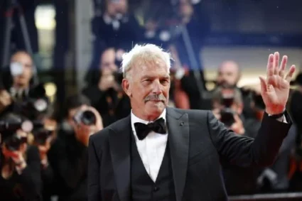 Kevin Costner se emocionó hasta las lágrimas después de ser aclamado de pie en el Festival de Cannes