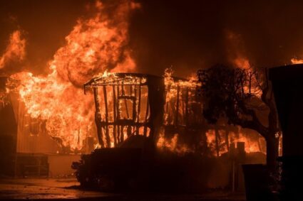 Infierno se apodera de Los Ángeles: casi 180.00 personas bajo órdenes de evacuación