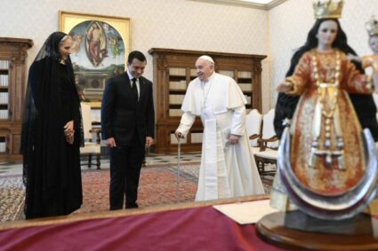 Daniel Noboa lamenta la muerte del papa Francisco: “El mundo ha perdido a un líder espiritual”