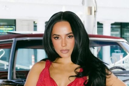 Becky G denuncia el «miedo incomparable» que generan las políticas migratorias de Trump en la comunidad latina