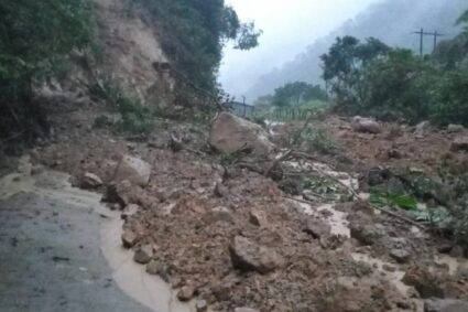 Vías bloqueadas, ríos desbordados y decenas de familias evacuadas por lluvias en la Amazonía