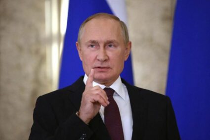 Putin anuncia que el Ejército ruso ya tiene en servicio su primer misil hipersónico Oréshnik
