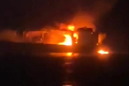Ataque armado y con explosivos en Isla Puná deja dos embarcaciones destruidas sin víctimas