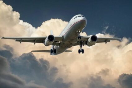 Precio de pasajes aéreos en Ecuador en revisión tras eliminación del subsidio al combustible Jet A1