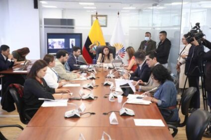 Viceministro descarta reforma tributaria en 2025; Proforma prevé crecimiento del 2,8 % y déficit controlado