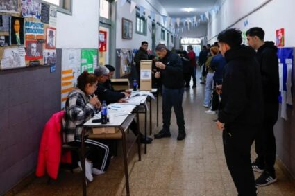 Derrota contundente para Milei en Buenos Aires: el peronismo se impone con más de 13 puntos y sacude el mapa político nacional