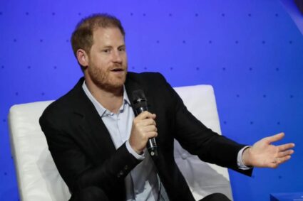Príncipe Harry visita Ucrania para apoyar a soldados heridos
