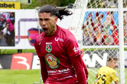 Mushuc Runa inicia el cuadrangular de descenso con una remontada épica para vencer 2-1 a Vinotinto