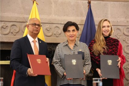 Ecuador y la Organización de los Estados Americanos (OEA) firman acuerdo para impulsar la seguridad multidimensional