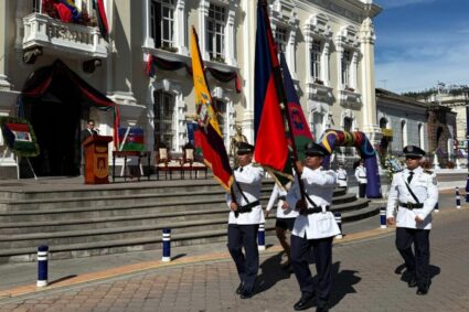 Tres localidades de Ecuador adelantan el feriado de noviembre un día antes