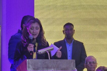 Ingrid Betancourt reaparece en la política colombiana y liderará una lista “antipetro” rumbo al Senado