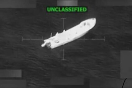 EE.UU. realiza ataques en el Pacífico y mata a seis presuntos “narcoterroristas”