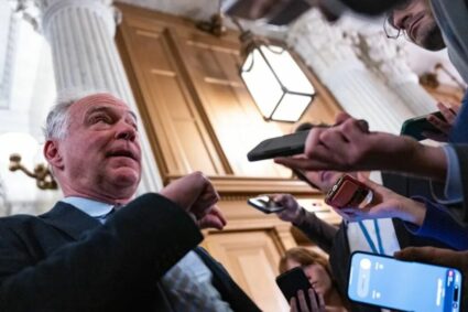 El United States Senate aprueba plan para poner fin al cierre del gobierno de EE.UU.