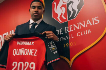 El ecuatoriano Elías Legendre Quiñonez firma contrato profesional con Stade Rennais de Francia