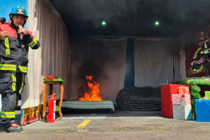 Bomberos de Quito advierten del peligro de usar pirotecnia vieja en Navidad y Año Nuevo