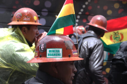 Bolivia vive intensas protestas por la eliminación de subsidios a los combustibles con apoyo sorprendente del vicepresidente Edmand Lara