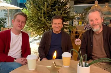 Una foto viral del elenco de Mi Pobre Angelito emociona a los fans… pero es un montaje con inteligencia artificial