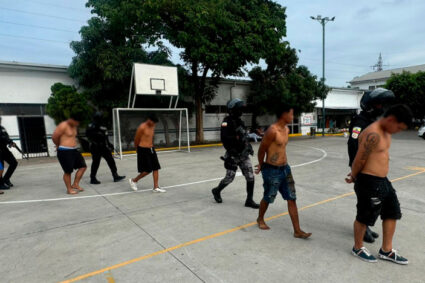 Policía frustra ataque armado al ECU 911 de Manta; un sospechoso abatido y varios detenidos