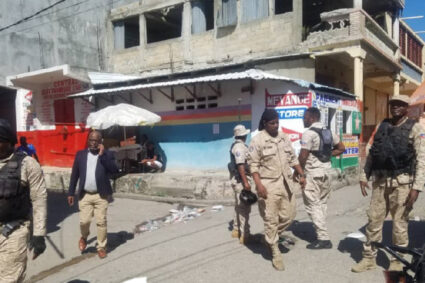 Nueve niños murieron en un ataque cuando esperaban regalos de un capo criminal en un centro deportivo en Puerto Príncipe