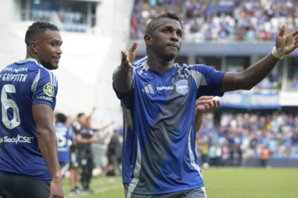 Miller Bolaños es detenido por violar el toque de queda y su futuro en Emelec queda en duda