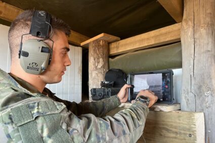 La industria militar ha anunciado inversiones en tecnologías vinculadas a la IA para alterar el teatro de operaciones o el proceso de toma de decisiones